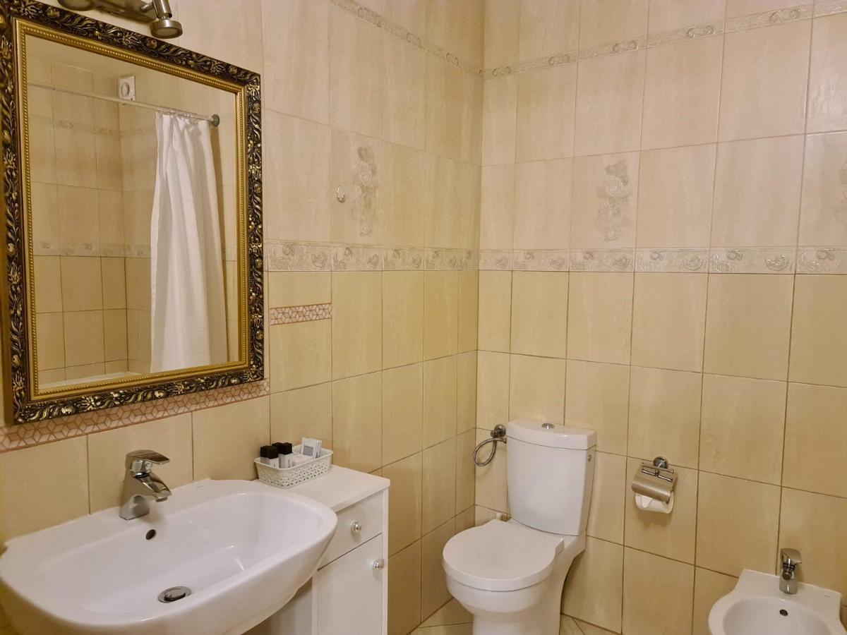 Palac Henrykow Szprotawa Екстериор снимка